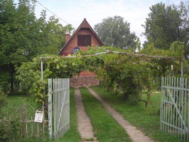 KUCU 120m2 CEREVIC NASELJE BARE HITNO