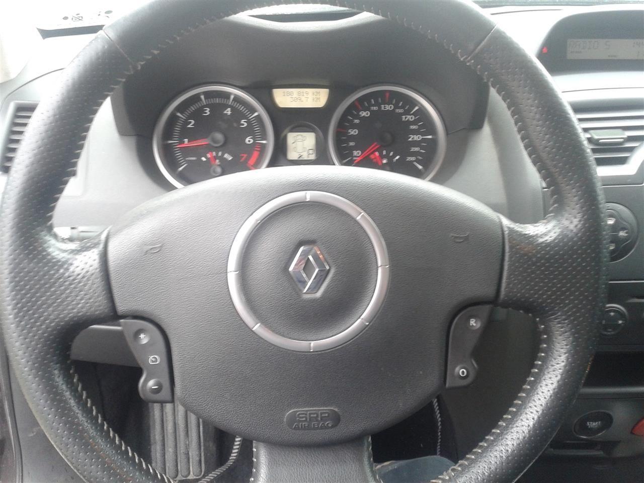 Renault-Megane-2-restayling--08