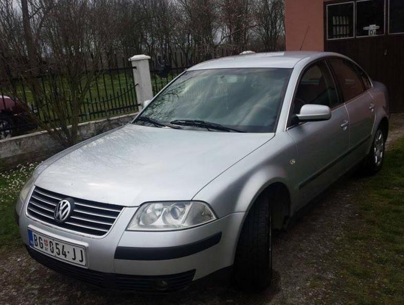 VW-Passat-B5-5-elegance-hi-fi--01
