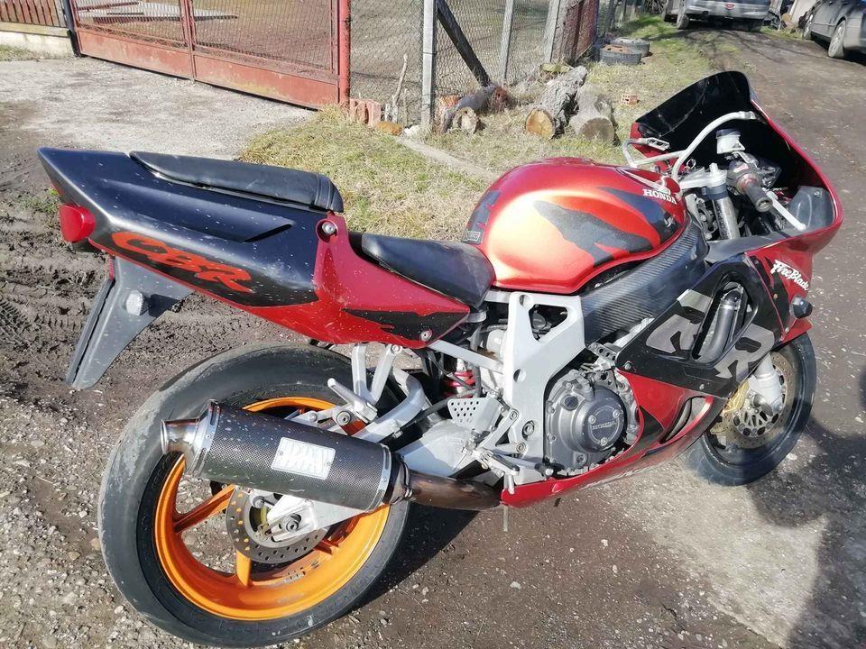 Honda-cbr-919-1999