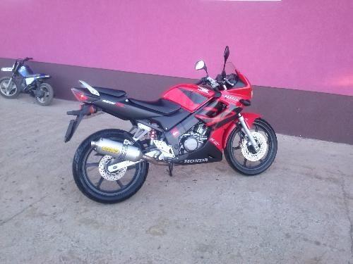 Honda-CBR125R-2004