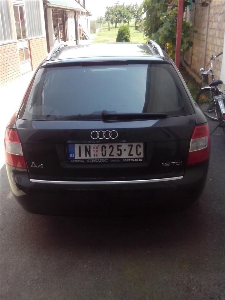 Audi-A4--04