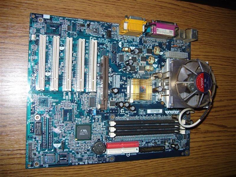 Gigabyte-GA-7DXE