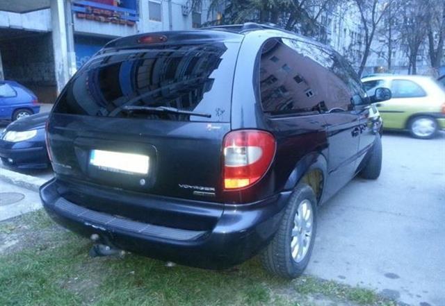 Chrysler-Voyager-2-5-CRDI--02