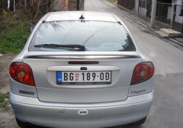 Renault-Megane-dCi-Coach--02