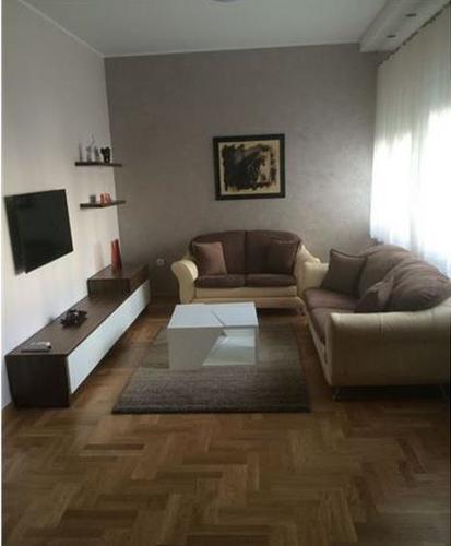 Delux stan 64m2 u centru grada