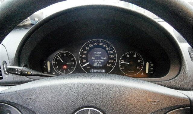 Mercedes-Benz-E-220-cdi-Karavan